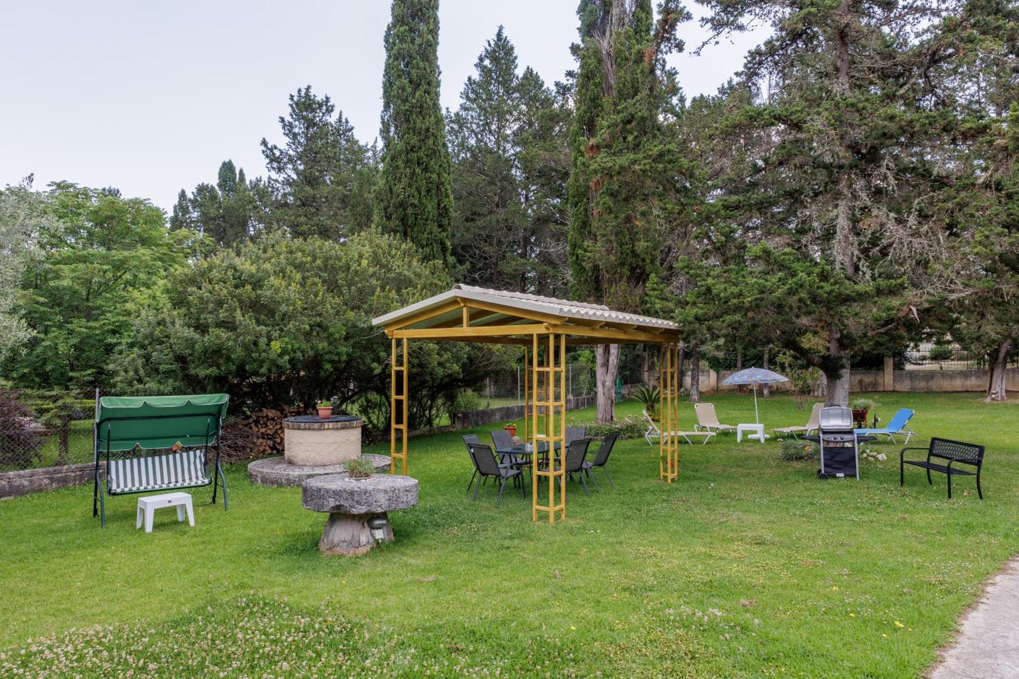 Villa Haris Gazátika Exteriör bild